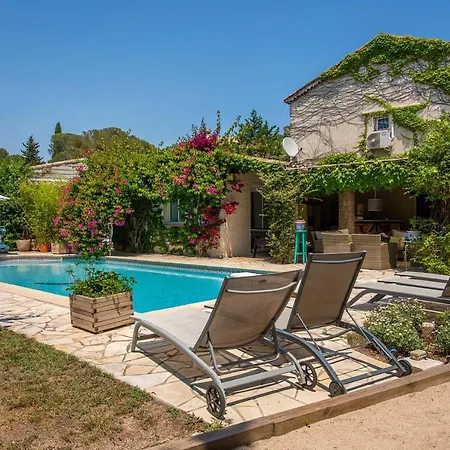 Provençale Proche De La Villa *