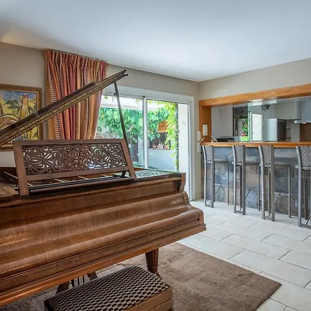 Villa Provençale Proche De La *