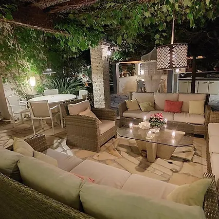 Provençale Proche De La Saint-Raphaël