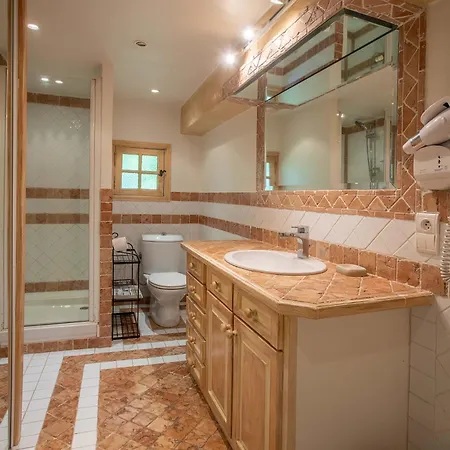 Provencale Avec Piscine *
