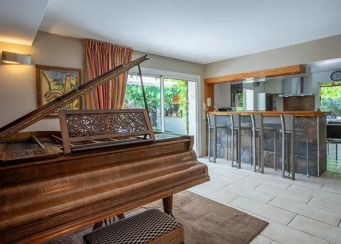 Vila Provencale Proche De La *