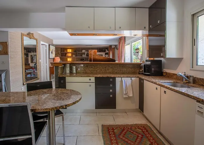 Vila Provencale Proche De La