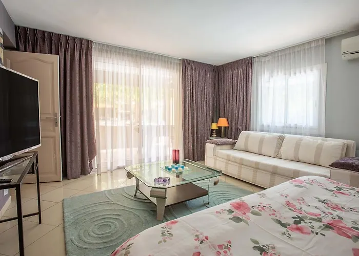 Provencale Proche De La * Saint-Raphaël