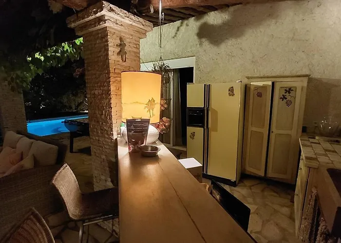 Provencale Proche De La Vila *